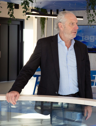 MVB 180225 Hover 001